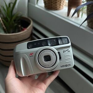Zoom 70 minolta Japanese Silver Compact 35mm Point-and-Shoot Camera